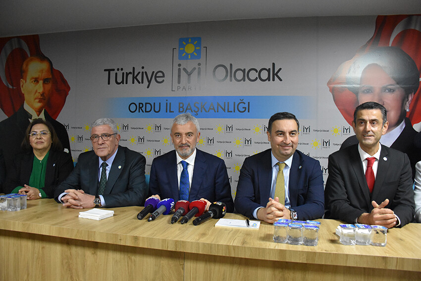 Cem Küçük duyurmuştu, AK Parti'den istifa eden Enver Yılmaz İYİ Parti'den aday oldu: Karşınıza zaferle çıkmak istiyorum