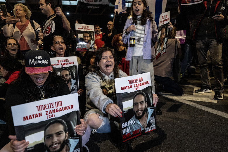 İsrail'de halk Netanyahu'yu devirmek için meydanlarda: Erken seçim, hemen şimdi!