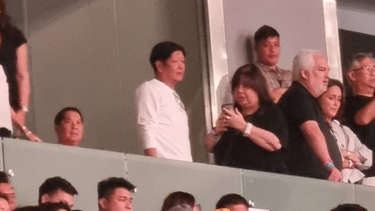 Tartışmaların fitilini ateşleyen hareket! Ünlü grubun konserine helikopterle gidince... Tartışmaların fitilini ateşleyen hareket! Ünlü grubun konserine helikopterle gidince...