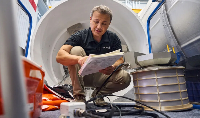 İlk testi kalemle yapmıştı... Gezeravcı uzayda deneylere başladı