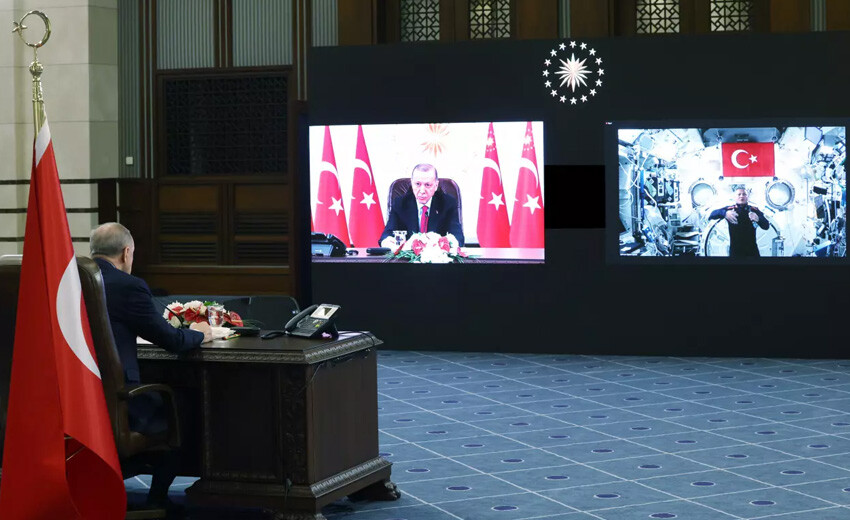 Alper Gezeravcı, uzaydan ilk bağlantısını Cumhurbaşkanı Erdoğan’la yaptı