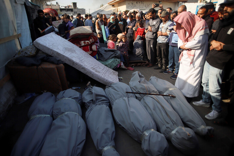 Savaştan kaçan 30 bin sivile bomba yağmuru! İsrail, Han Yunus'taki sığınma merkezine saldırıyor, çok sayıda ölü ve yaralı var