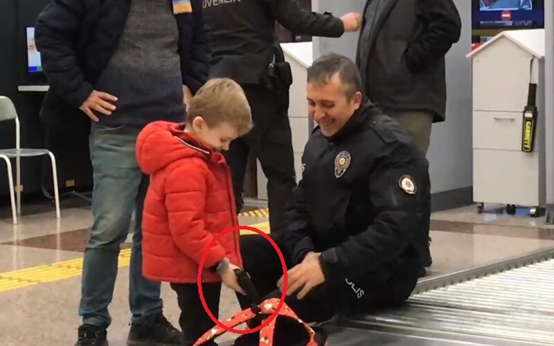 Bursa’da 6 yaşındaki çocuğun çantasından çıkanlar polisleri önce korkuttu sonra güldürdü