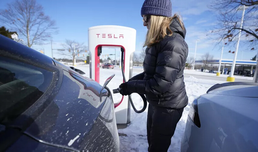 Elektrikli araçlara soğuk hava darbesi: Çok sayıda sürücü yollarda kaldı