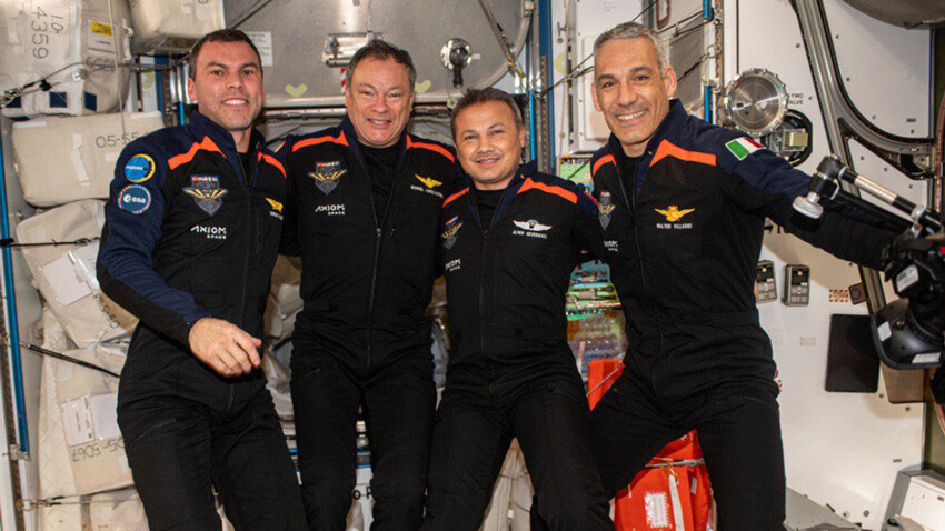 Alper Gezeravcı fotoğraf paylaştı! 'Uzaydan hepinize selamlar'