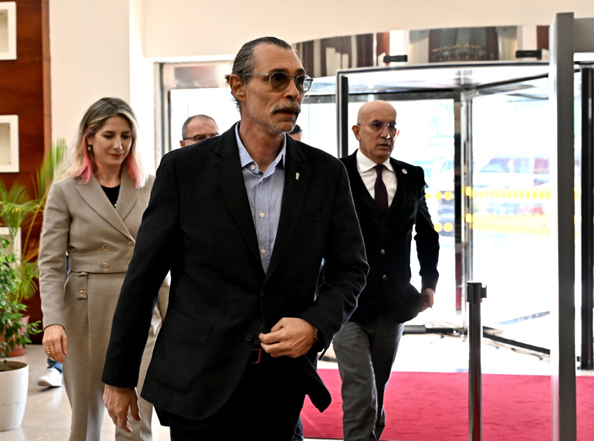 Gerilim iddialarının ardından ilk: 'Behzat Ç.'den Mansur Yavaş'a ziyaret Gerilim iddialarının ardından ilk: 'Behzat Ç.'den Mansur Yavaş'a ziyaret