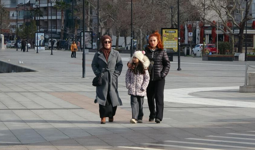 Prof. Dr. Alper Şener’den uyarı: ‘Virüs tatile çıkmıyor’ dedi, risk grubunu açıkladı Prof. Dr. Alper Şener’den uyarı: ‘Virüs tatile çıkmıyor’ dedi, risk grubunu açıkladı