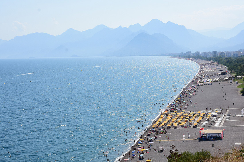 Akdeniz'de deniz suyu kaynıyor! İklim krizi kasırgayı getirecek