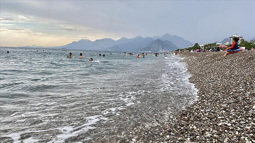 Akdeniz'de deniz suyu kaynıyor! İklim krizi kasırgayı getirecek