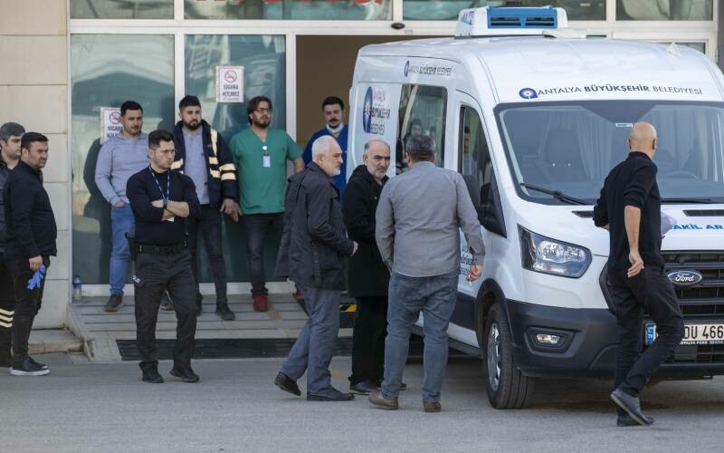 Merve Şevval'in cansız bedeni kıyıya vurmuştu: Acılı babadan kızına son bakış Merve Şevval'in cansız bedeni kıyıya vurmuştu: Acılı babadan kızına son bakış