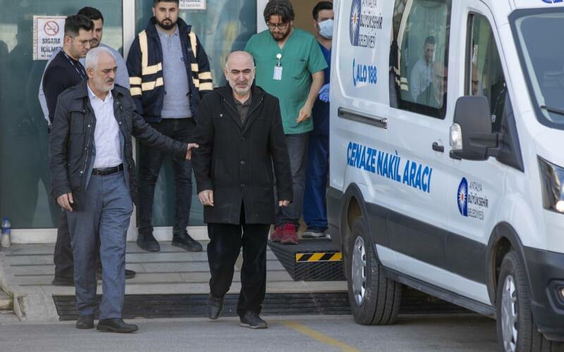 Merve Şevval'in cansız bedeni kıyıya vurmuştu: Acılı babadan kızına son bakış Merve Şevval'in cansız bedeni kıyıya vurmuştu: Acılı babadan kızına son bakış