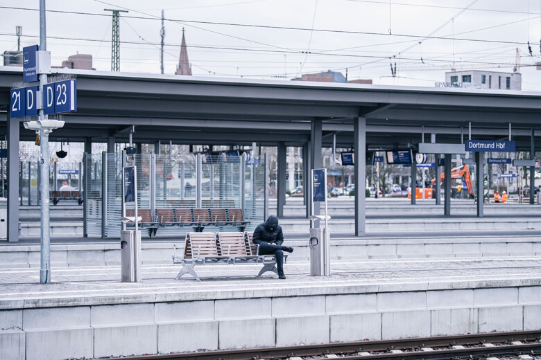 Eylem yaptılar, ulaşımı felç ettiler! Alman makinistlerden en uzun grev
