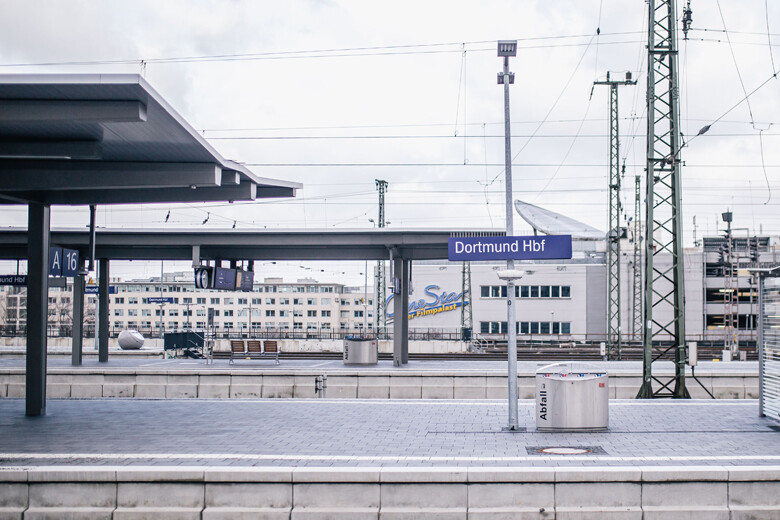 Eylem yaptılar, ulaşımı felç ettiler! Alman makinistlerden en uzun grev