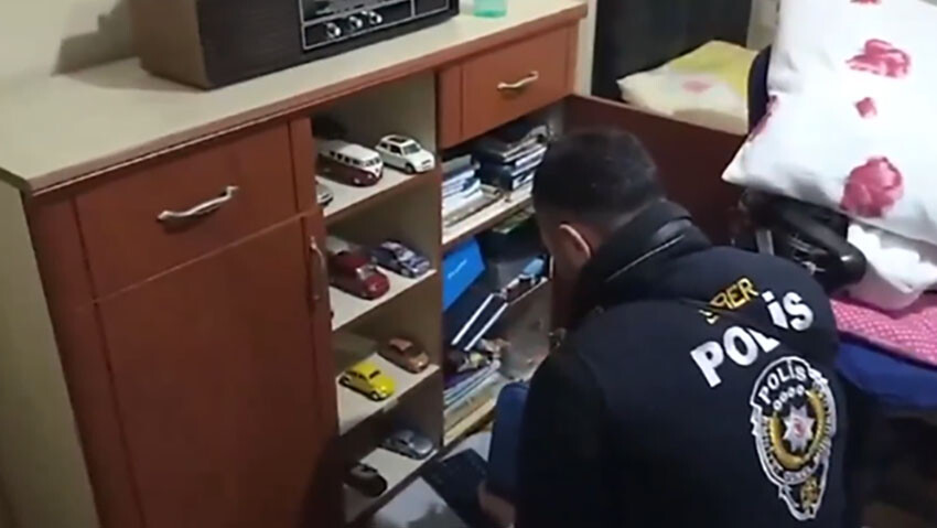 Çocukların görüntülerini para karşılığı satanlara 20 ilde dev operasyon: 35 gözaltı var
