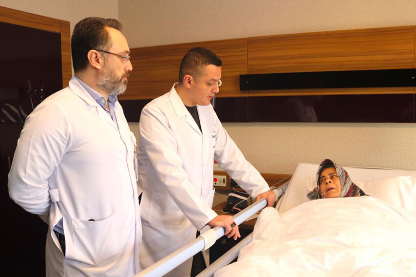 Gezmediği hastane kalmadı, senelerdir geçmeyen baş ağrısından burun delikleri ile kurtuldu