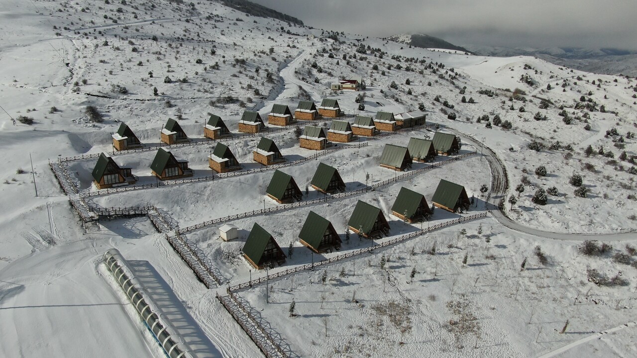 Kayak merkezlerine yarıyıl tatili yoğunluğu! Sivas'ta oteller doldu taştı Kayak merkezlerine yarıyıl tatili yoğunluğu! Sivas'ta oteller doldu taştı
