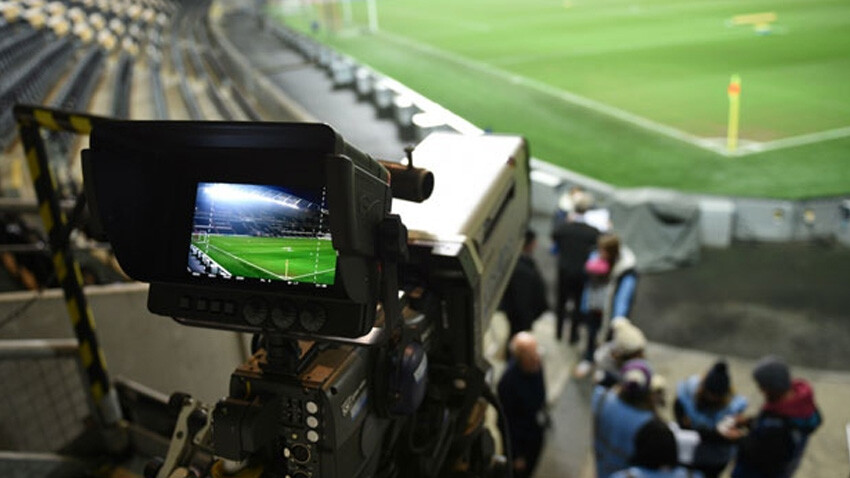 Şampiyonlar Ligi maçlarında yayıncı kuruluş değişti! TRT 3 sezon boyunca ücretsiz yayınlayacak Şampiyonlar Ligi maçlarında yayıncı kuruluş değişti! TRT 3 sezon boyunca ücretsiz yayınlayacak