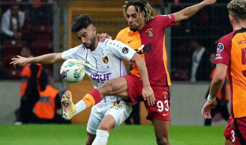 Galatasaray, İstanbulspor'u ağırlıyor! Okan Buruk'tan sürpriz karar Galatasaray, İstanbulspor'u ağırlıyor! Okan Buruk'tan sürpriz karar