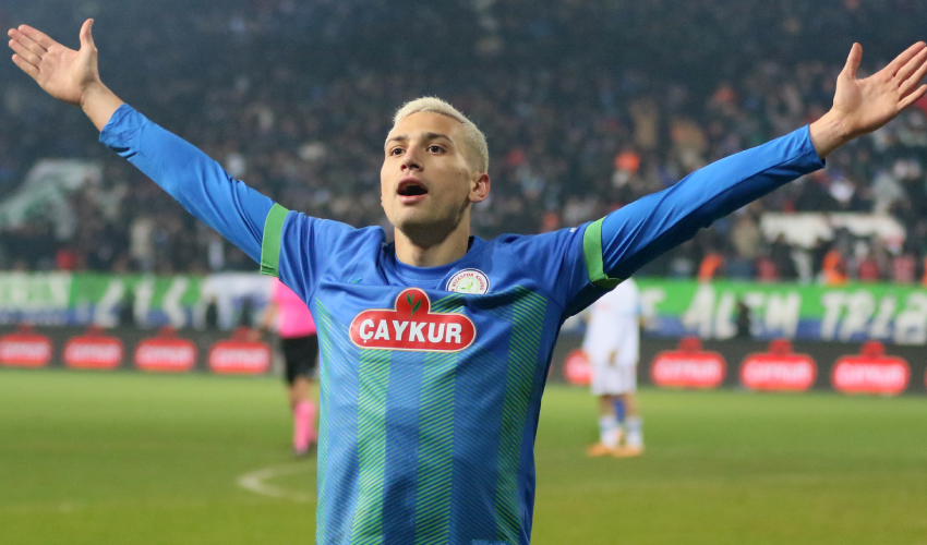 Trabzonspor hızla eriyor! Karadeniz derbisinde kazanan Rizespor