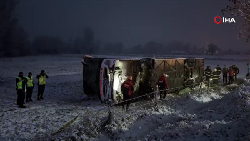 Kastamonu’da yolcu otobüsü karda kayıp tarlaya uçtu, 6 ölü 33 yaralı