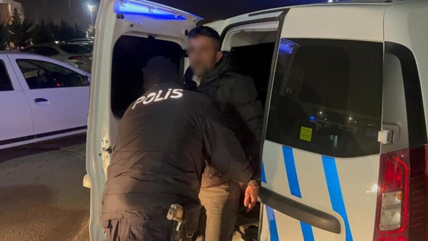 Aksaray'da kadına şiddet: Boşandığı eşinin bıçaklı saldırısına uğradı Aksaray'da kadına şiddet: Boşandığı eşinin bıçaklı saldırısına uğradı