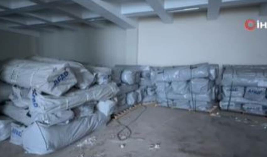 AFAD'dan Hakkari'de büyük deprem hazırlığı! 10 bin çadır yolda AFAD'dan Hakkari'de büyük deprem hazırlığı! 10 bin çadır yolda