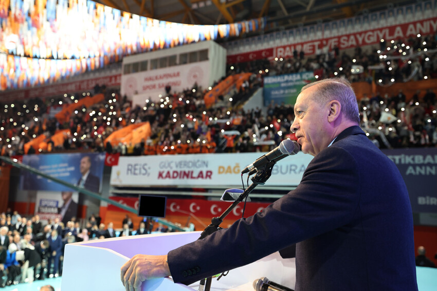 Cumhurbaşkanı Erdoğan, AK Parti'nin İzmir ilçe adaylarını açıkladı