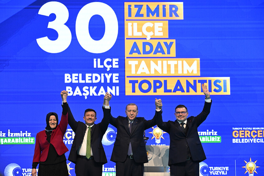 Cumhurbaşkanı Erdoğan, AK Parti'nin İzmir ilçe adaylarını açıkladı