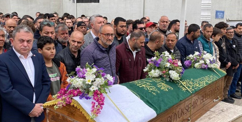 Liseli genci ölüme götüren kavganın görüntüleri ortaya çıktı! Ayırmak yerine alkış tutmuşlar