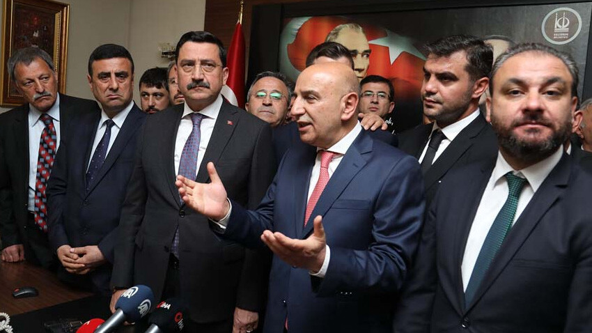 Ankara’da seçim yarışı kızışıyor! Turgut Altınok ve Mansur Yavaş 'bütçe' üzerinden birbirine yüklendi