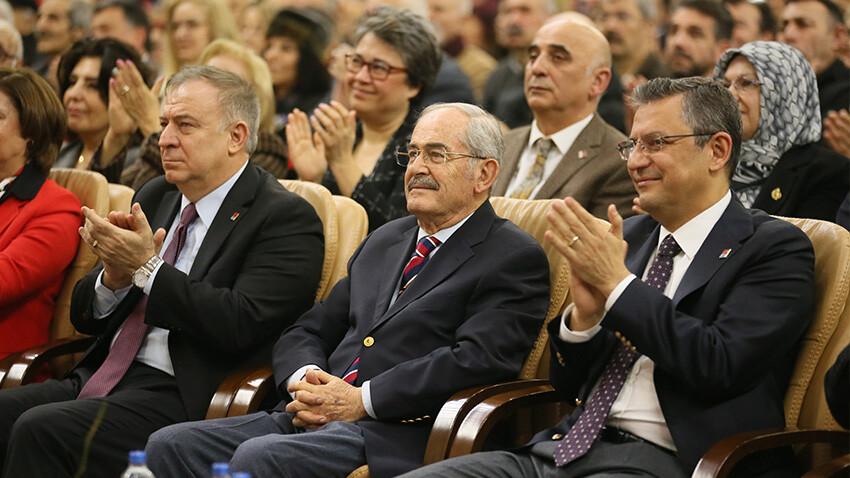 Eskişehir'de yeniden aday gösterilmedi! CHP lideri Özel, Yılmaz Büyükerşen'in yeni görevini açıkladı