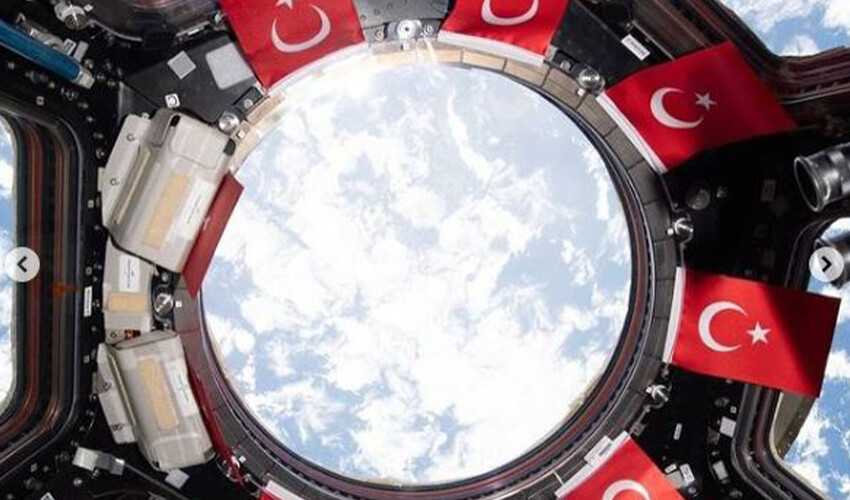 Uzaydaki ilk Türk astronotumuz Alper Gezeravcı'dan yeni kare!