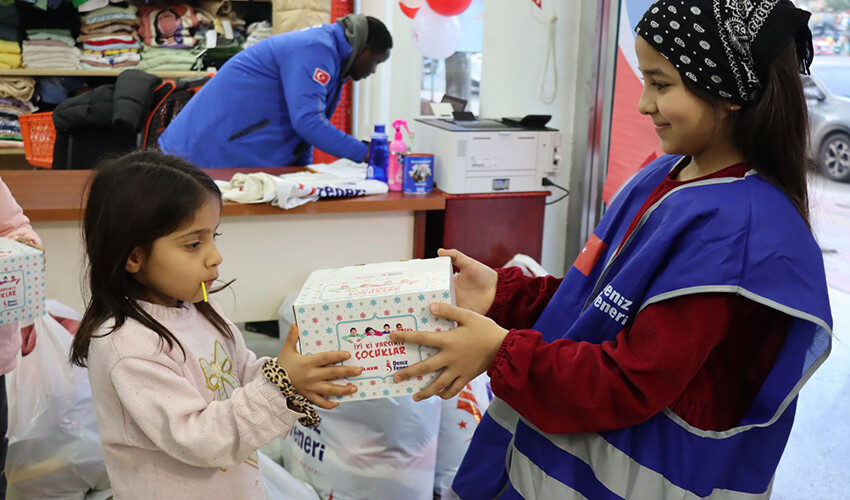 Siirt’te ihtiyaç sahiplerine geçici giyim mağazası desteği