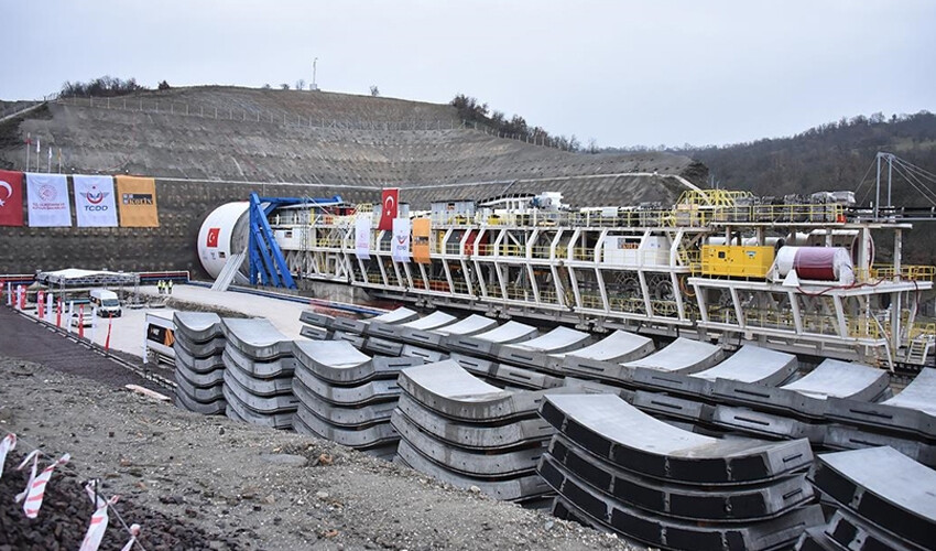 İki şehir arasını 3,5 saate düşürecek projede sona doğru... İzmir 'Yüksek Hızlı Tren'le tanışacak!