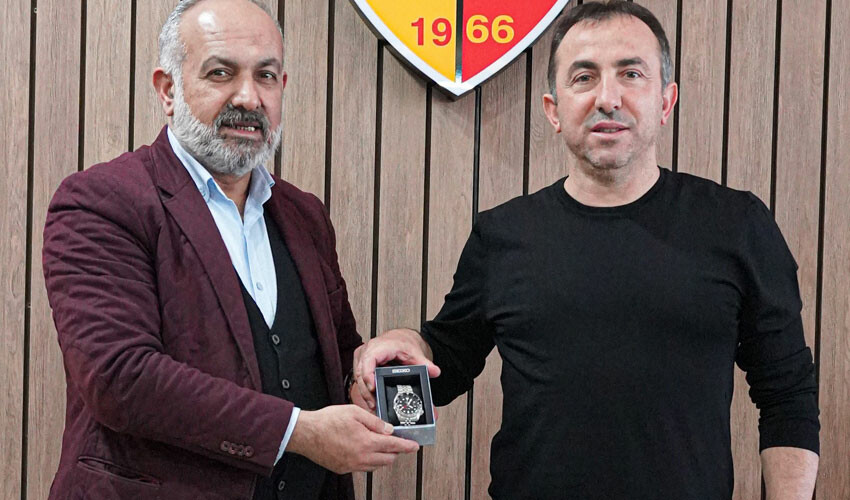 Süper Lig'de teknik direktör kıyımı sürüyor! Recep Uçar ayrıldı yerine Burak Yılmaz geldi Süper Lig'de teknik direktör kıyımı sürüyor! Recep Uçar ayrıldı yerine Burak Yılmaz geldi