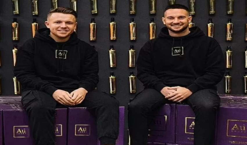 Ünlü futbolcudan tekme yemişti! Küçük çocuk 2,1 milyar TL'lik servetin sahibi oldu