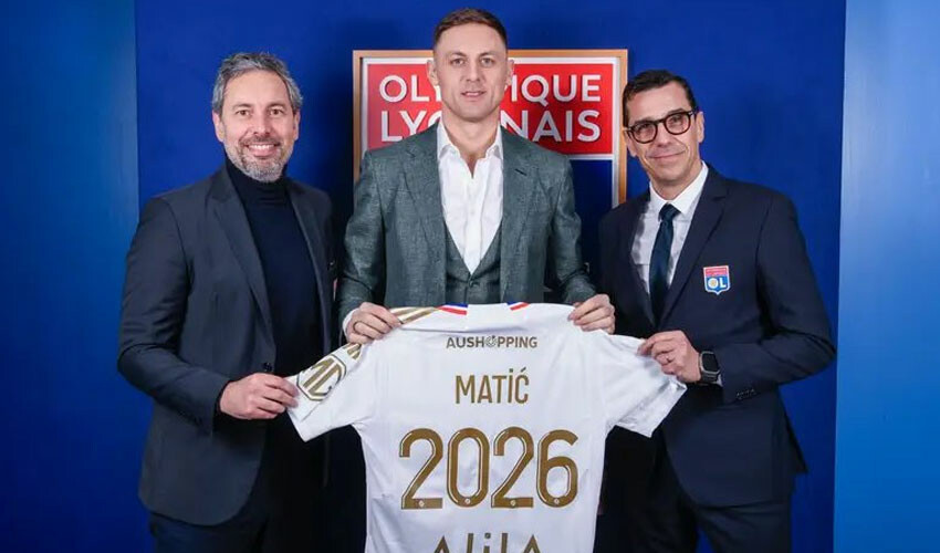 Transferin gözdesi Nemanja Matic resmi imzayı attı