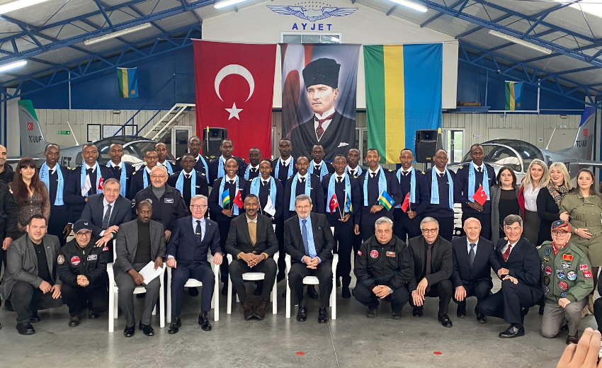 Ruanda'nın en genç kadın pilotu Türkiye'den çıktı