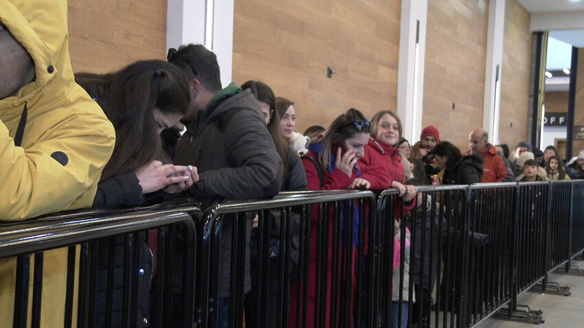 Kış turizmi çileye döndü: Uludağ'da metrelerce teleferik ve telesiyej kuyruğu