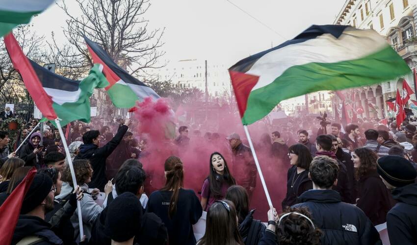 Avrupa'da halk 'Filistin' için sokaklara indi: Savaş değil, soykırım!