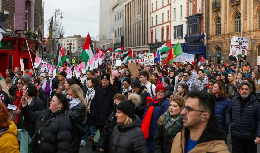 Avrupa'da halk 'Filistin' için sokaklara indi: Savaş değil, soykırım!