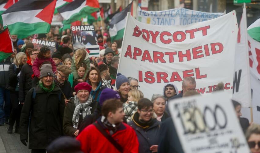 Avrupa'da halk 'Filistin' için sokaklara indi: Savaş değil, soykırım!