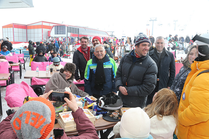 Türkiye'nin dört bir yanından akın ettiler! Erciyes kendi rekorunu kırdı