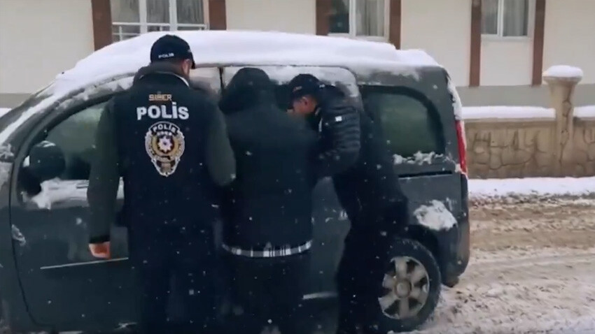 Araç kiralama ve sigorta dolandırıcılarına dev operasyon! 20 ilde 64 kişi yakalandı