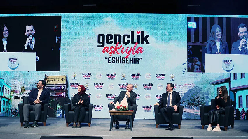 Erdoğan Eskişehir'de gençlerle buluştu: 31 Mart akşamını sizler aydınlatacaksınız