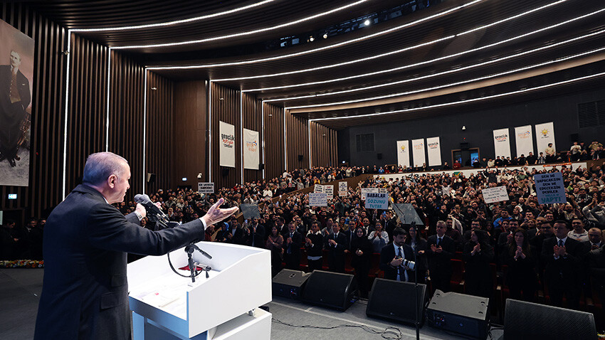 Erdoğan Eskişehir'de gençlerle buluştu: 31 Mart akşamını sizler aydınlatacaksınız