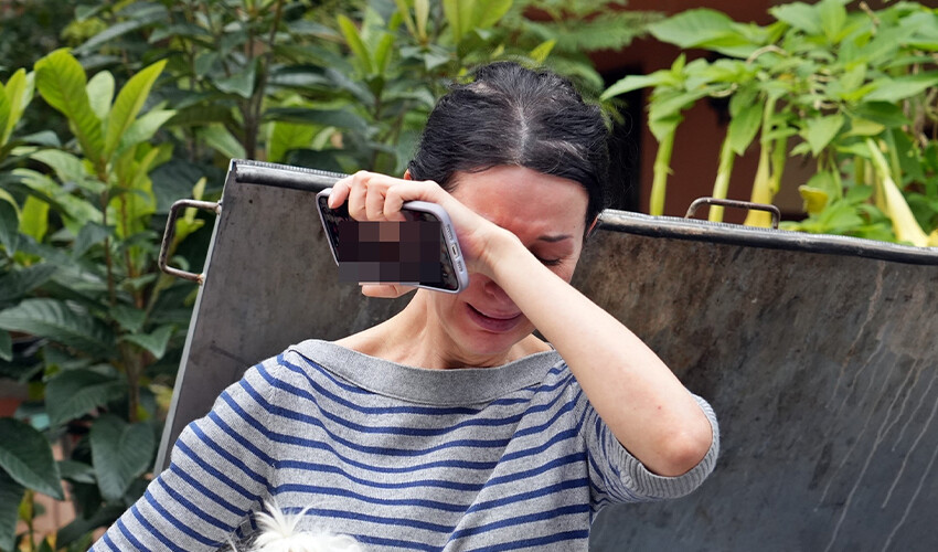 Dakikalar içinde hem evlerini hem eşyalarını kaybettiler... Sokakta kalan anne ve kızları gözyaşlarına boğuldu