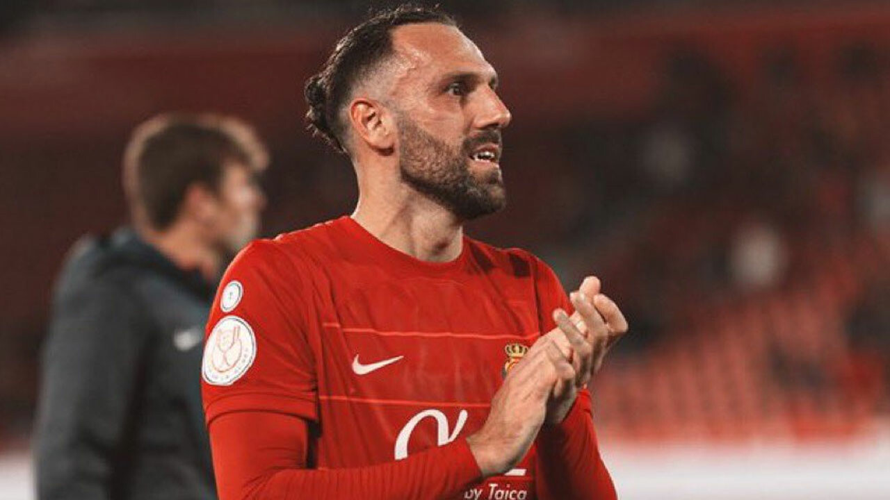 Vedat Muriç Süper Lig yolunda! Bu defa Fenerbahçe'nin ezeli rakibiyle görüşüyor