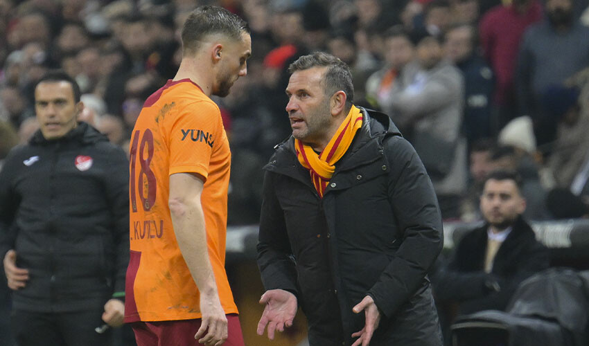 Galatasaray'dan transfer atağı! Okan Buruk isimleri açıkladı