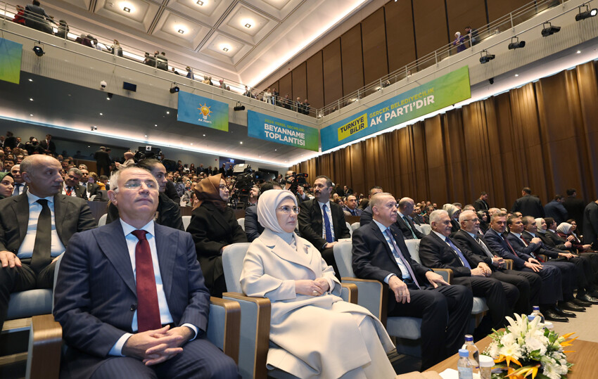 Cumhurbaşkanı Erdoğan AK Parti'nin 'Seçim Beyannamesi'ni açıkladı Cumhurbaşkanı Erdoğan AK Parti'nin 'Seçim Beyannamesi'ni açıkladı